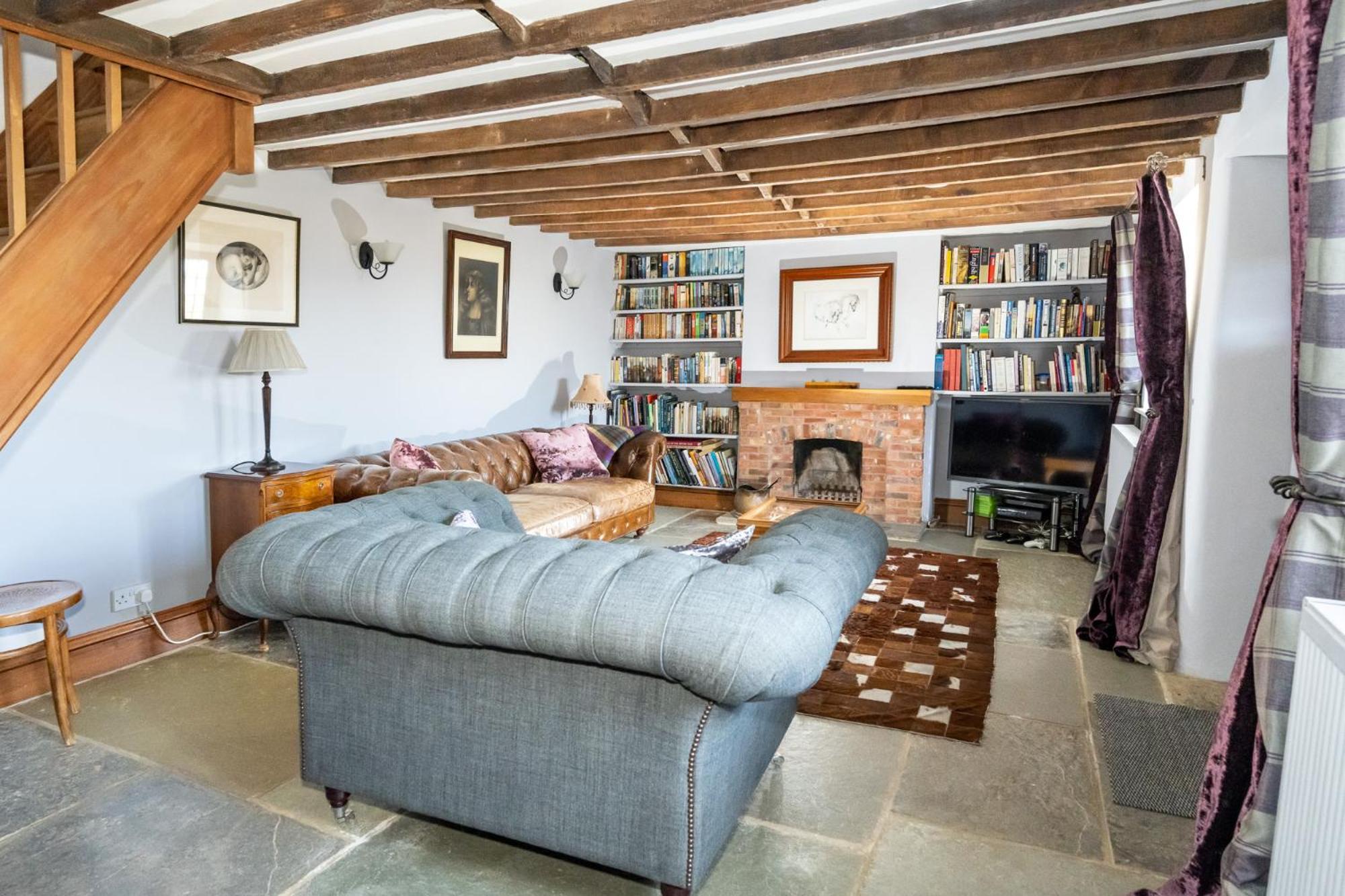 Idyllic Dorset Surrounded By Fields In The Heart Of The Countryside * Buckland Newton
