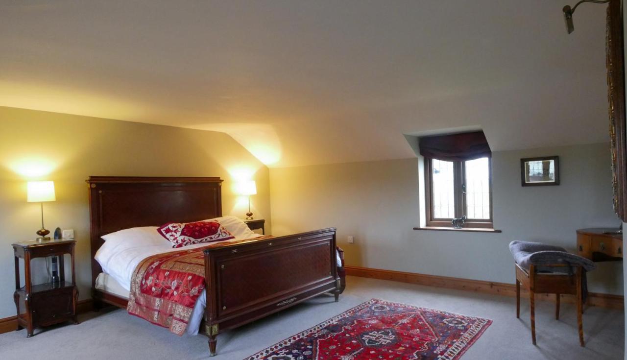Idyllic Dorset Surrounded By Fields In The Heart Of The Countryside * Buckland Newton