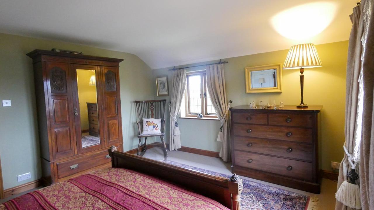 Idyllic Dorset Surrounded By Fields In The Heart Of The Countryside Holiday home *