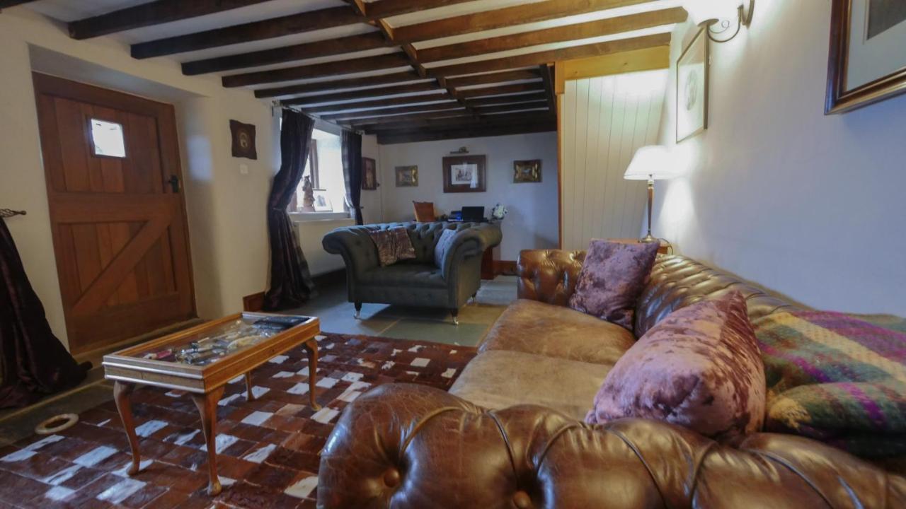 Idyllic Dorset Surrounded By Fields In The Heart Of The Countryside Holiday home *
